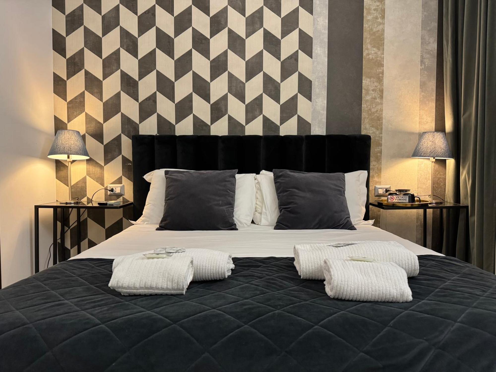 Vatican Luxury Suite — Photos 1